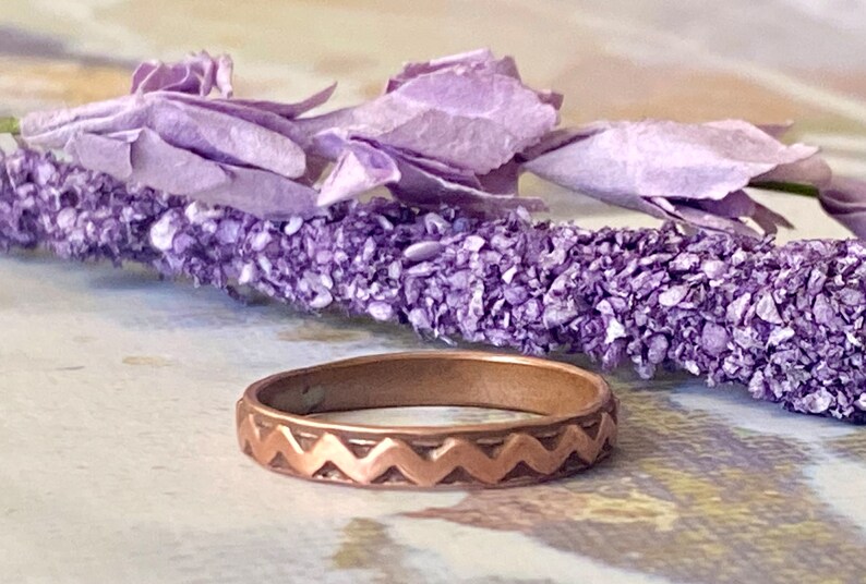 Copper Zigzag pattern Ring Band, Arthritis relief Ring, Stacking Ring Copper, Textured Ring Band, Thumb ring image 3