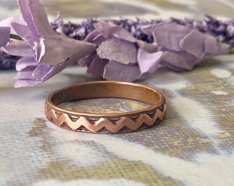 Copper Zigzag pattern Ring Band, Arthritis relief Ring, Stacking Ring Copper, Textured Ring Band, Thumb ring