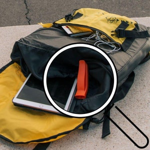 Bag to Life Cargo Backpack made from upcycled aircraft lifejackets immagine 5