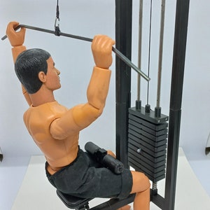 Working!!! 1/6 Scale Lat Pulldown machine Gym Equipment Set, Dollhouse Furniture Active,Fitness gift