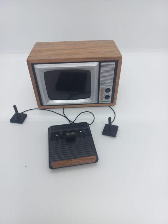 Miniatuur werkende retro-tv (v1), schaal 1/12 voor poppenhuis en kamerdoos. - België