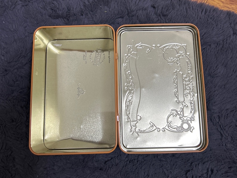 Limited Edition La Cure Gourmande Exquisite Collection Rare Tin Box // Priced 5usd image 3