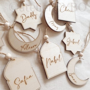 Étiquette cadeau en bois personnalisation gravée Marque place invités mariage et évènement Thème oriental