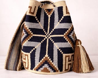 Bolso grande Wayuu hecho a mano / Mochila artesanal bohemia de crochet