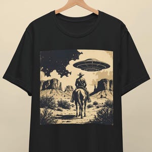 Cowboy UFO Shirt - Vintage Western Alien T-Shirt, 90er Jahre Washed Graphic Tee, beunruhigtes Retro Space Cowboy Shirt, lustiges Sci-Fi Country Shirt
