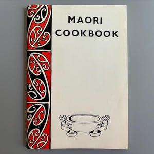 1977 © vintage Maori Cookbook produced by Glenfield College Home and School Association, New Zealand Stapled Softcover Pacific Islands