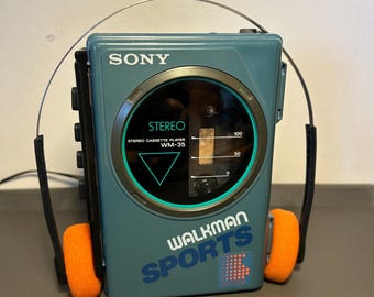 Sony Walkman WM-35 (1986), gerestaureerd en volledig functioneel.