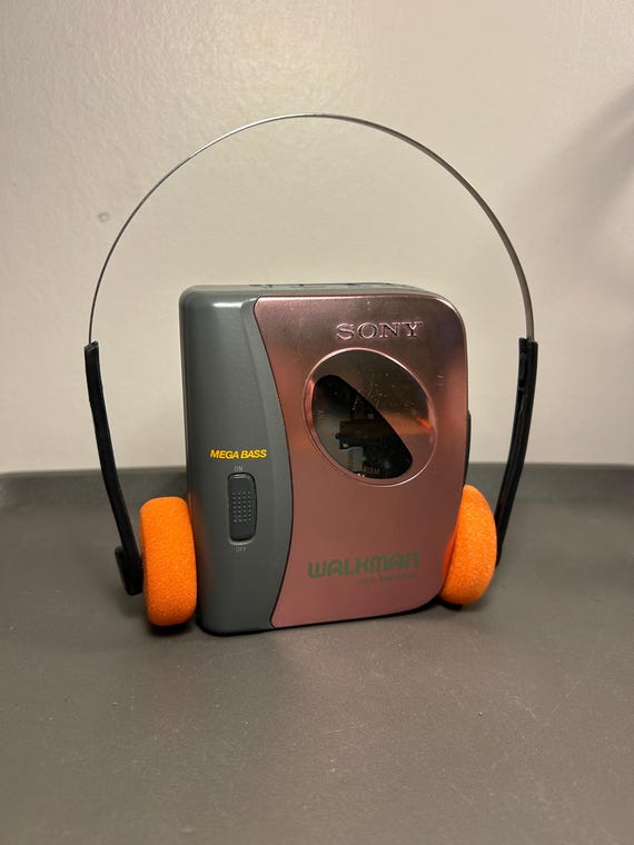ソニーウォークマン wm-ex152 (1996)、修復済み、完全に機能する
