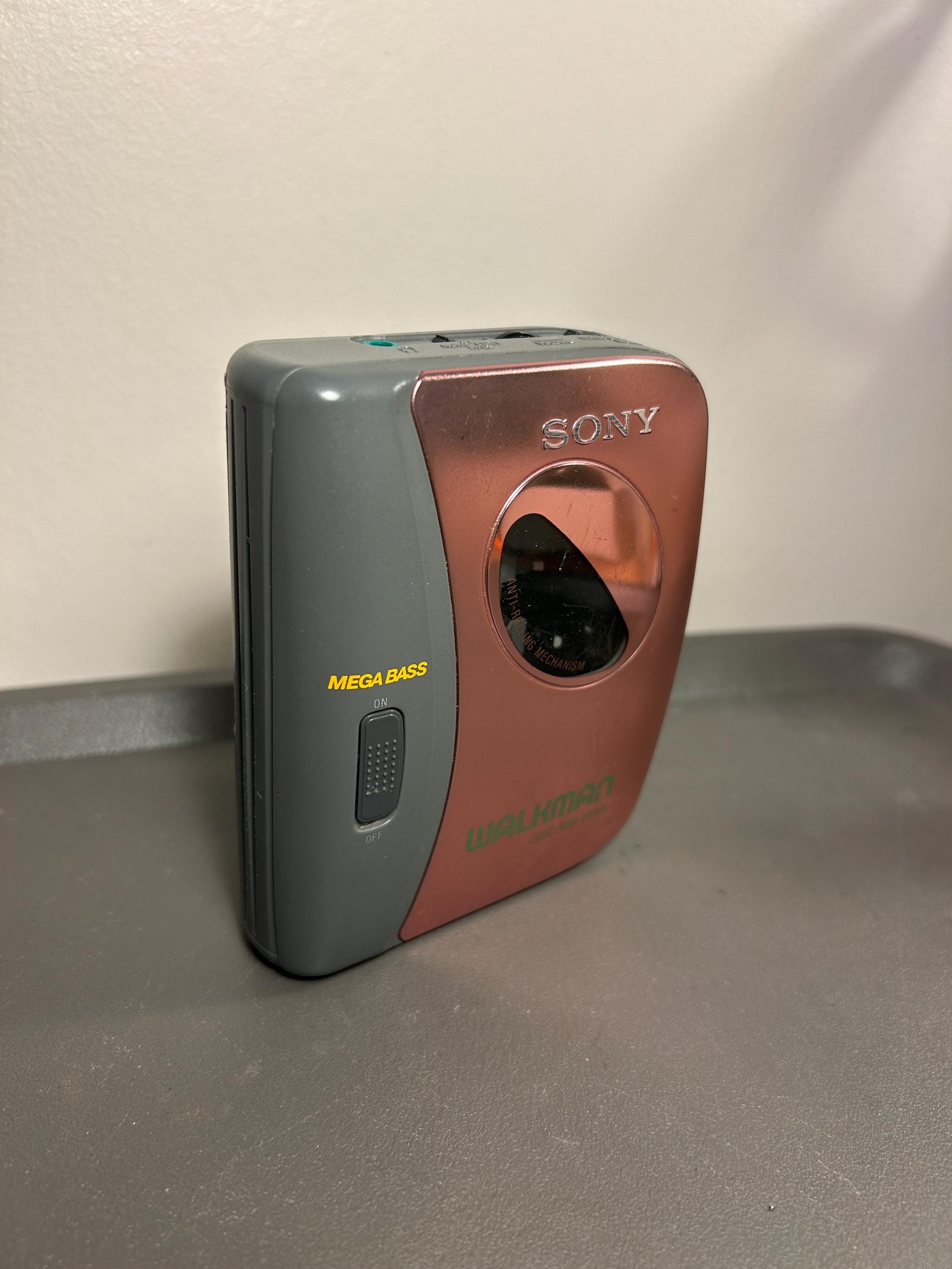 ソニーウォークマン wm-ex152 (1996)、修復済み、完全に機能する