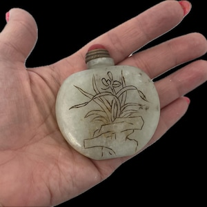 Old Chinese Jade Snuff Bottle