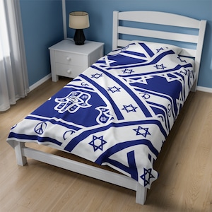 Hamsa love Israel  blanket, Peace Sign   jewish blanket ,   Hanukkah Gifts for kids Velveteen Plush Blanket
