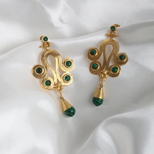 Handmade Green Stone Chandelier Earrings: 18k Gold Bohemian Jewelry