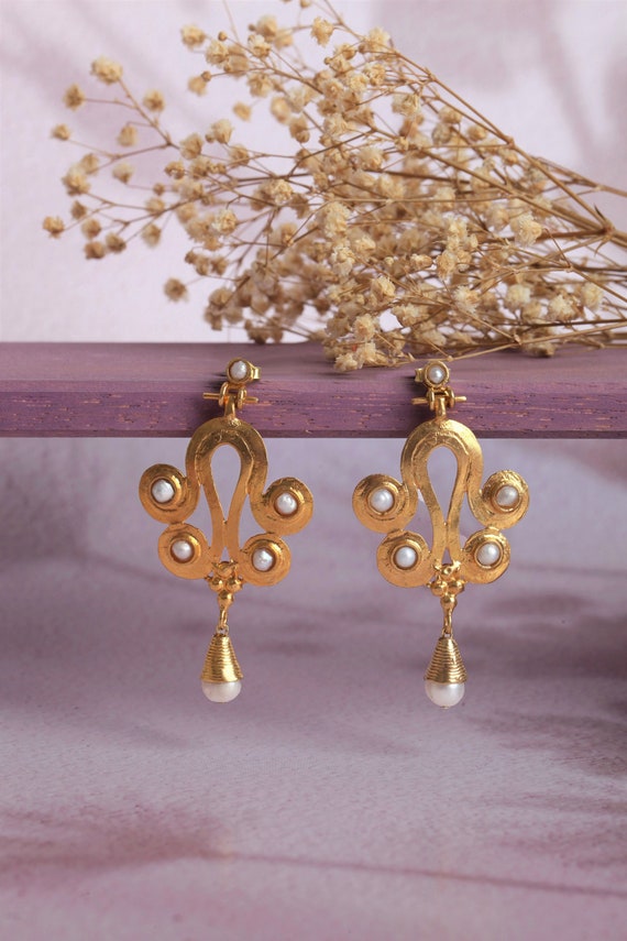 Andrea's Garden - Handmade earrings made of gold, zirconia and quartz –  Caona