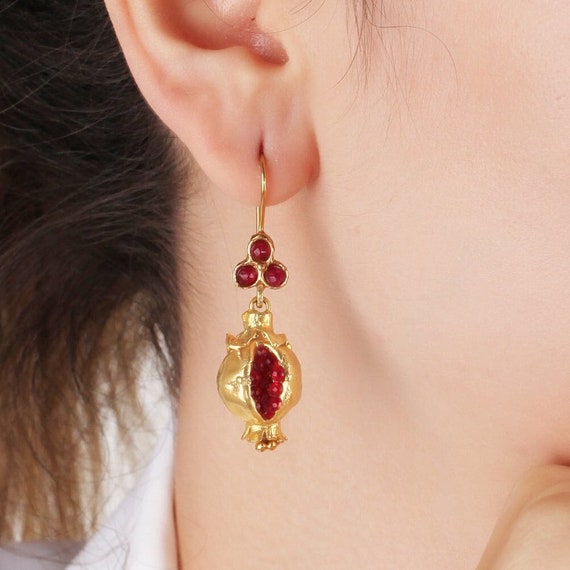 Precious Earrings - Short Hook - Gold Precious Earrings - Short Hook - Gold