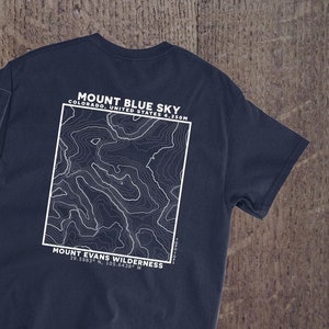 Mount Blue Sky, Topographische Karte Unisex T-Shirt
