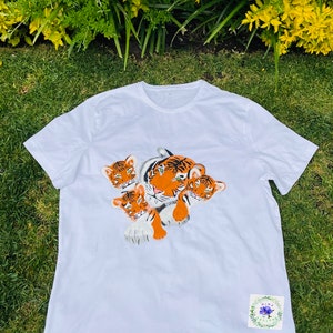 Hand-painted Unisex short sleeve T-shirt Tigres
