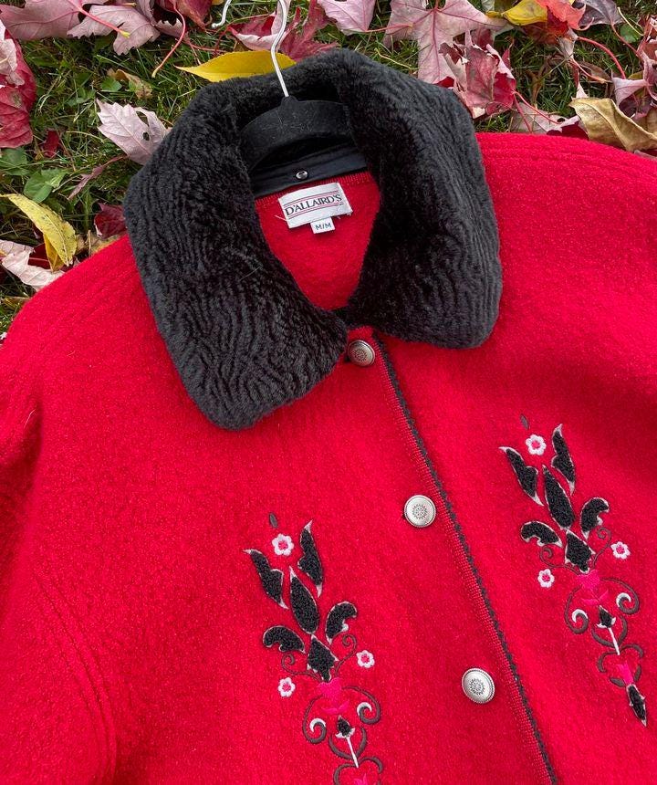 ヴィンテージレッドウール刺繍コート：フェイクファーカラー、M/L