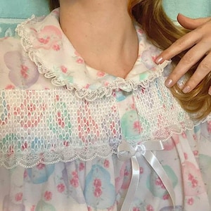 Vintage Fleece Collared Nightgown – Rose Heart Pattern - White Lace Ruffles - Women's SM