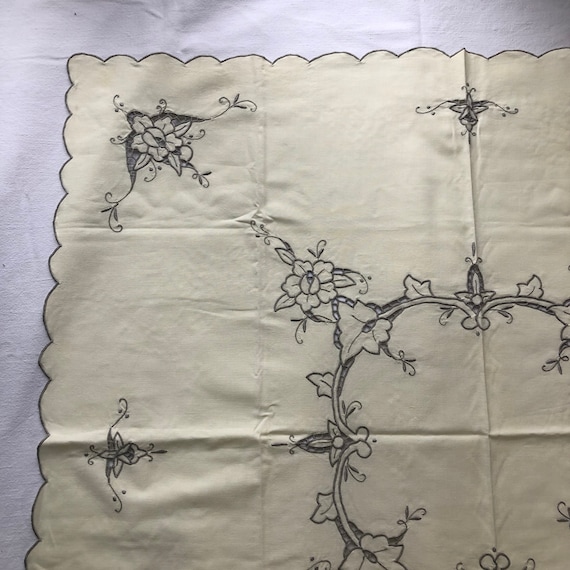 テーブルクロス ヴィンテージ 刺繍 フランス フランス製ヴィンテージ刺繍入りテーブルクロス1枚、小ナプキン6