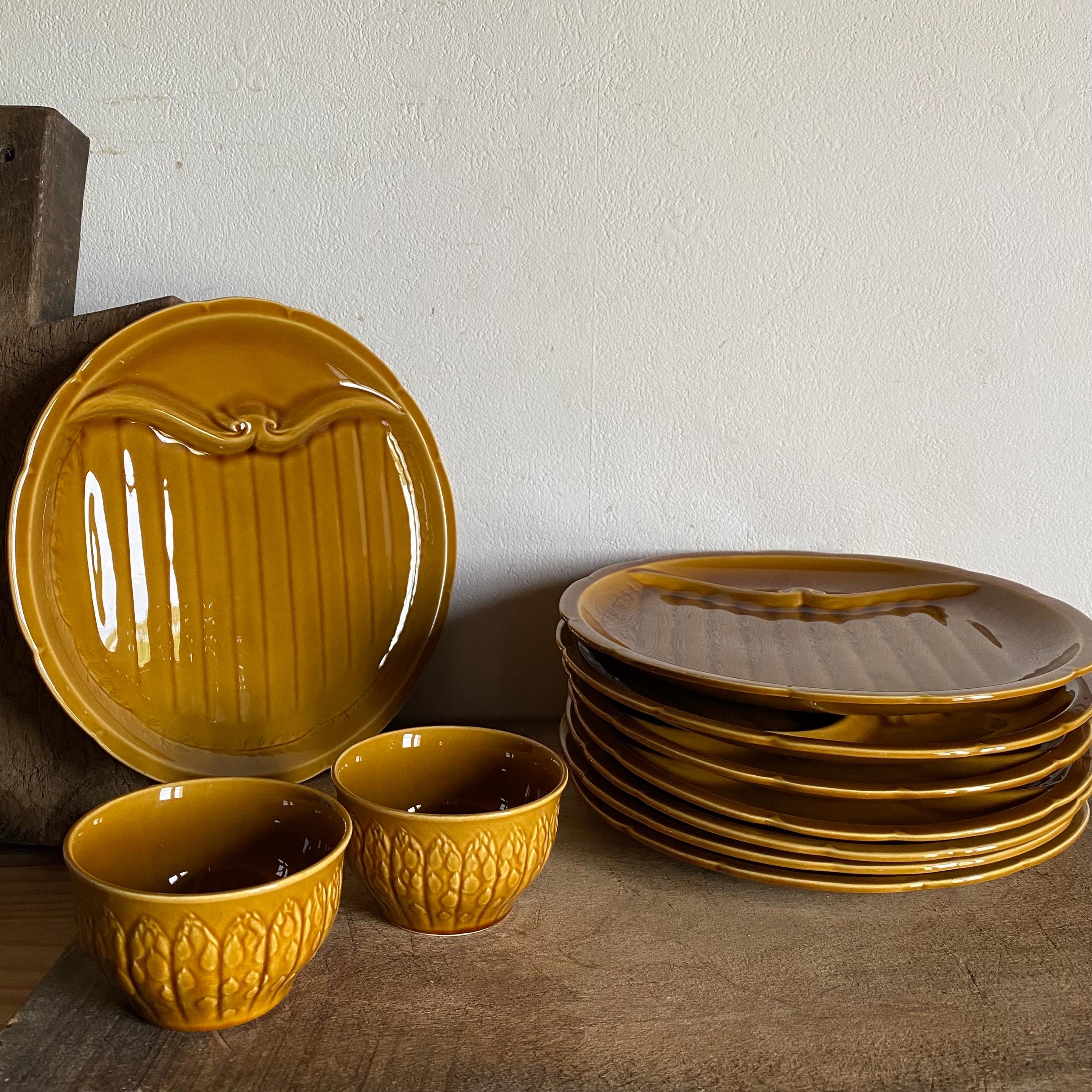Service de 8 assiettes à asperges et ses 2 saucières Gien 1960 Marron Céramique - Vendu