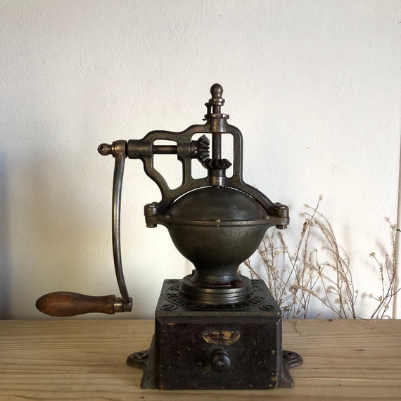 Moulin à café fonte peugeot A2 vintage 1900 — Jolie Vieillerie