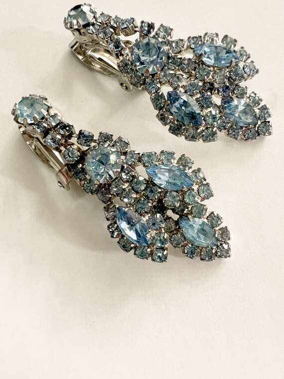 Stunning Icy Blue Crystal Vintage Dangle Earrings… - image 4