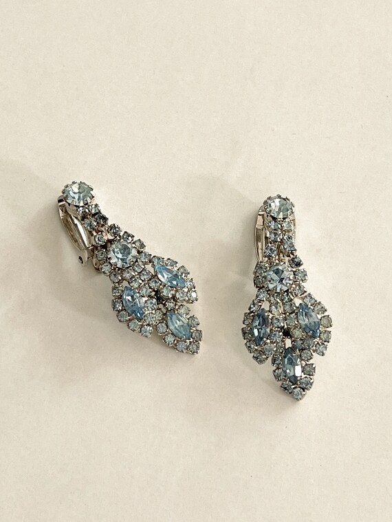 Stunning Icy Blue Crystal Vintage Dangle Earrings… - image 2