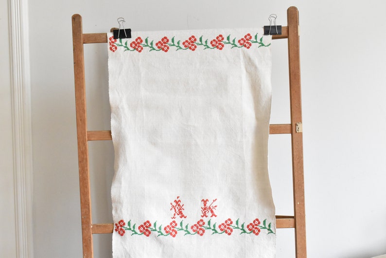 Vintage Hungarian Embroidered Cloth image 2