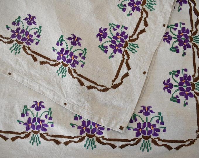 Antique Vintage Hungarian Embroidered Tablecloth 164  x 128 cm