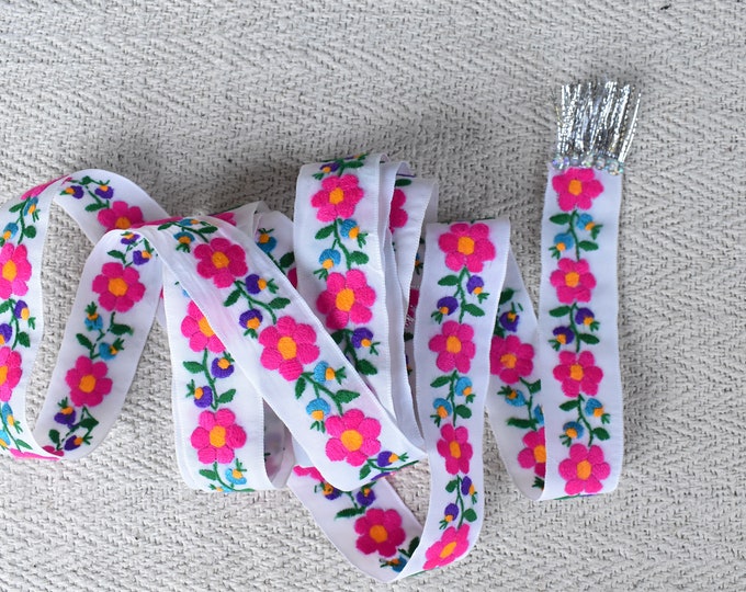 Hand embroidered vintage rinnon| Hungarian