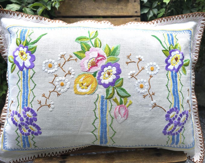 Vintage Embroidered Cushion Cover. Art Deco Style