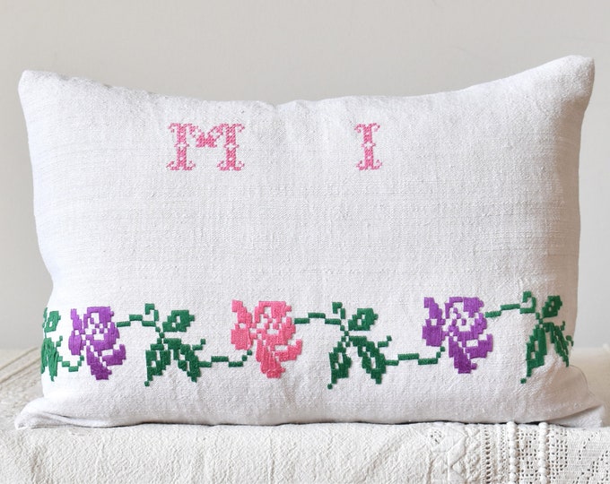 Cushion Cover from vintage Embroidered Cloth