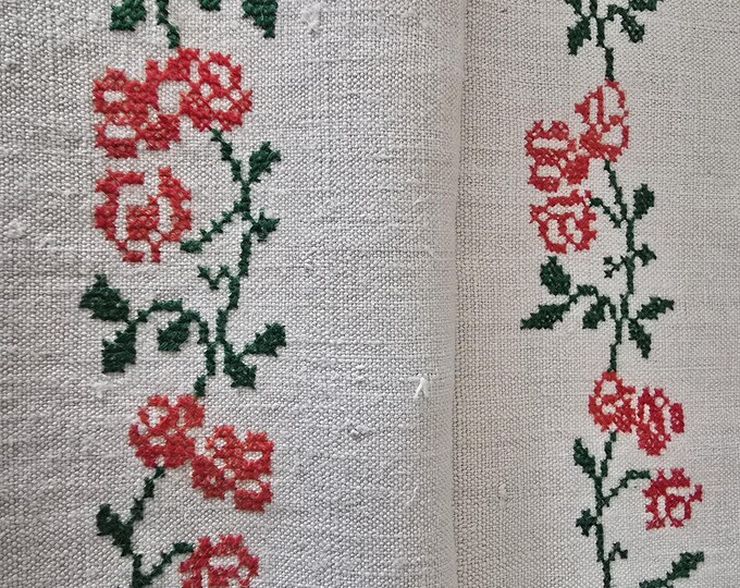 Pretty Hungarian Vintage Embroidered Cloth.