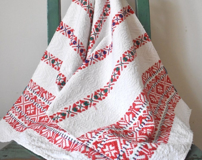 Vintage Hungarian Cloth/ Runner