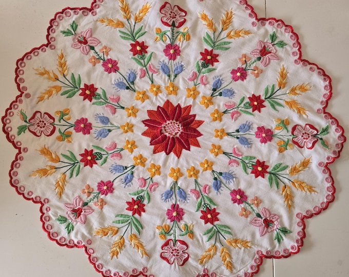 Pretty Hungarian Vintage Embroidered Cloth. 70 x 63cm