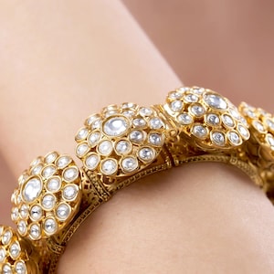 White Kundan openable bangles in size 2.4/ Sabyasachi Kundan Pacheli Bangles/ Rajwadi polki Jadau Bangless/ Openable heavy indian bangles