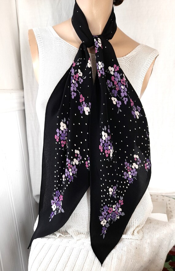 1930's Silky Rayon Black Floral Point End Scarf Po