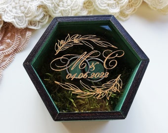 Wedding ring box for ceremony, Wedding ring box rustic, Personalized Wedding Ring Box, Ring Bearer with Acrylic Lid & Wood Base, Moss