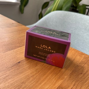 Marc Jacobs Lola floral ring with parfum inside