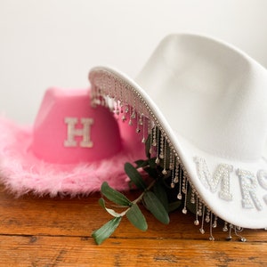Chapeaux de cowboy pour enterrement de vie de jeune fille | Future mariée, Mariage, EVJF | Diamant duveteux rose noir ou blanc