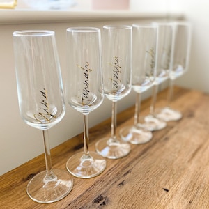 Pair/3/4/5+ Personalised Champagne Flutes  | Hen Party/Bride Team/Bridesmaids/Gifts for Wedding Party