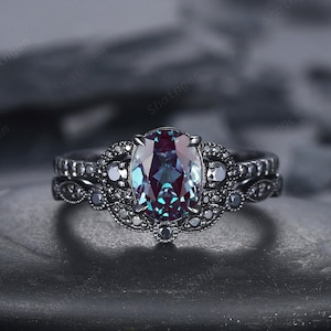 Anillo de compromiso vintage de alejandrita negra ovalada, anillo de promesa de oro negro de 18 quilates, anillo nupcial único de rodio negro.