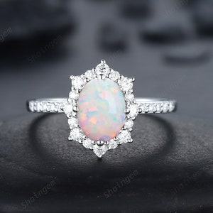 Vintage Weißer Feueropal Verlobungsring, Einzigartige Oval Cut Opal Weißgold Halo Versprechen Ring, Opal Braut Set Jahrestag Ring Geschenk für sie