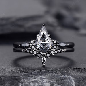 Black Gold Kite Cut Gray Moissanite Engagement Ring Set, Witchy Black Promise Ring, Black Wedding Ring Set, Goth Black Bridal Set for Women