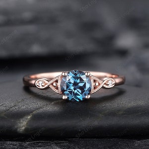 Vintage Round Shape Alexandrite Engagement Ring, Unique Alexandrite Wedding Ring, Dainty Alexandrite Promise Ring Gift, June Birthstone