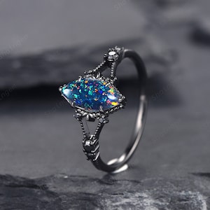 Marquise Form Schwarz Feueropal Verlobungsring, Schwarz Gold Multi Feuer Opal Versprechen Ring, Einzigartige Rhodium Schwarz Witchy Ring Geschenk für Frauen