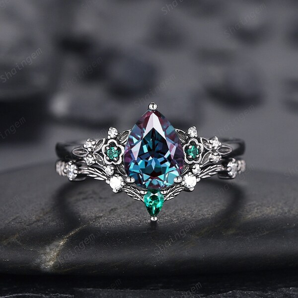 Black Gold Pear Cut Alexandrite and Emerald Engagement Ring, Black Floral Promise Ring , Unique Black Rhodium Wedding Ring Bridal Set Gift