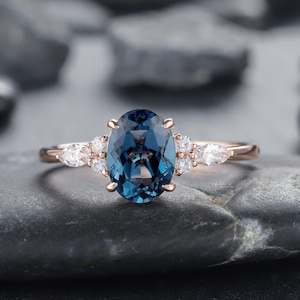 Vintage Oval Cut London Blautopas Verlobungsring, Einzigartige Marquise Moissanite Ehering, 14K Rosegold Topas Jubiläumsversprechen Ring