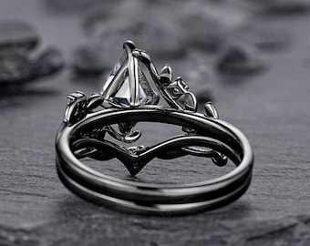 Anillo de compromiso de moissanita gris con corte de cometa en oro - Main Image