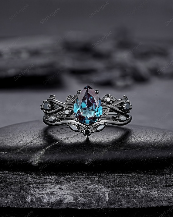 Gothic Black Gold Pear Shape Alexandrite Leaf Engagement Ring Set